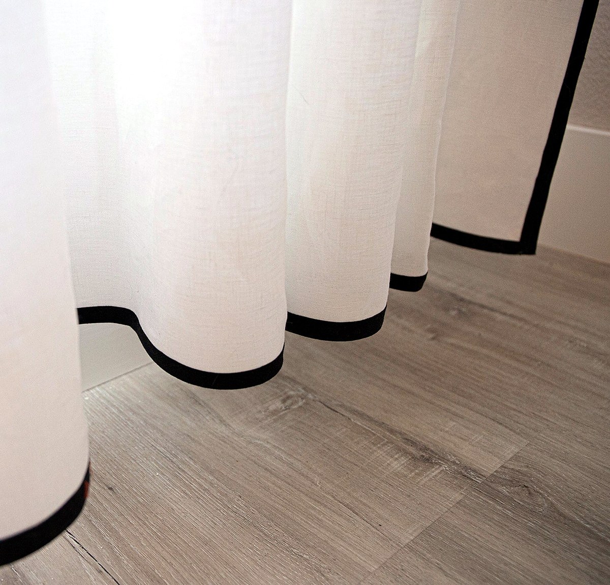 Smooth Bordered Linen Curtain — Pure White